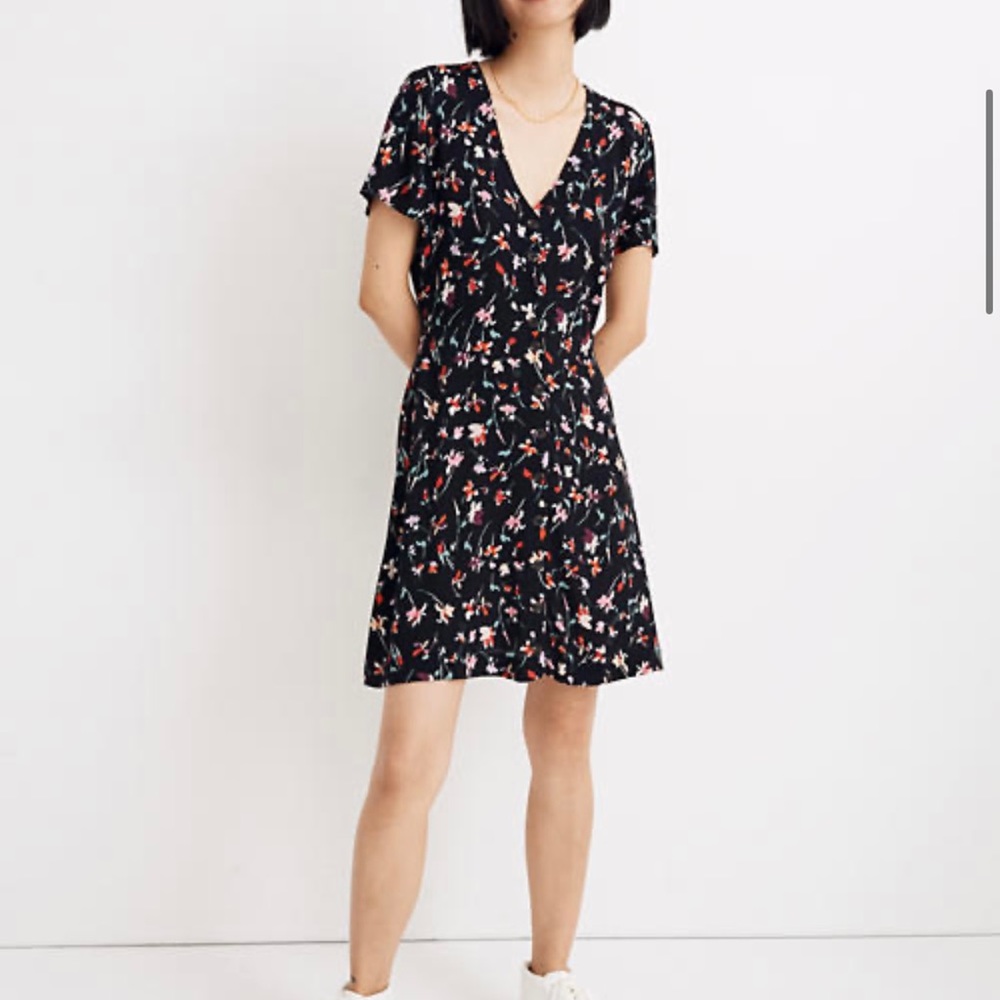 -Neck Button-Front Mini Dress in Drifting Flowers